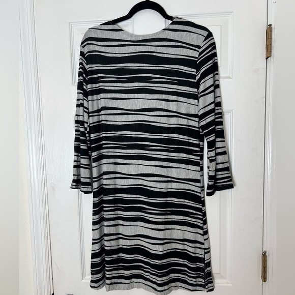 Long Sleeve Grey and Black Laced Front Dress Size Large - Picture 2 of 4